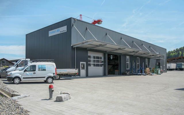 Industriegebäude mit Büro