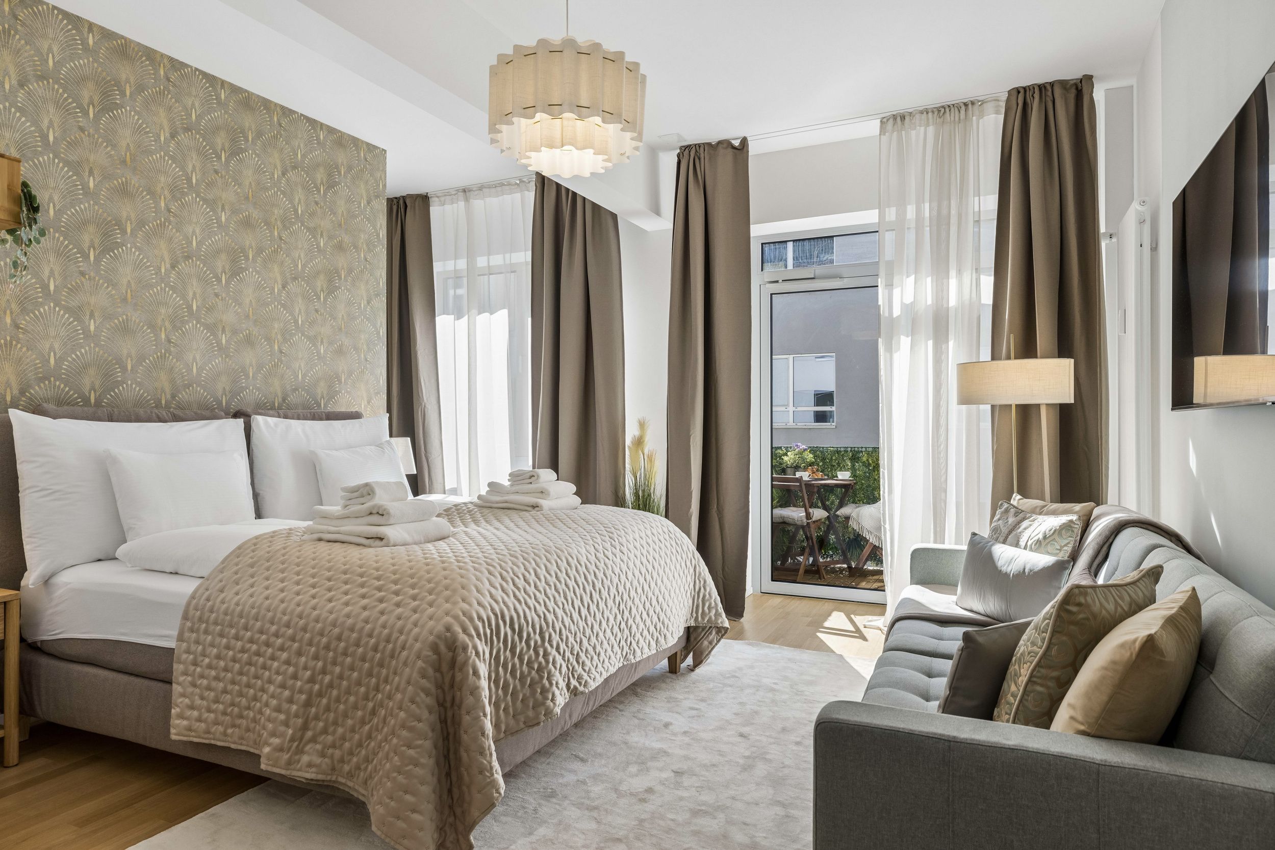 Old Town Penthouse Maisonette – Private Rooftop Waldmannstrasse