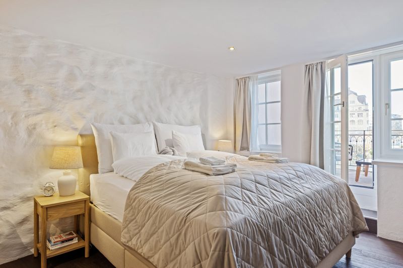 The Jewellery Box Old Town Gem with Waterview Niederdorfstrasse OG2