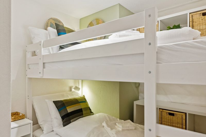 The Jewellery Box Old Town Retreat by the River Niederdorfstrasse OG3