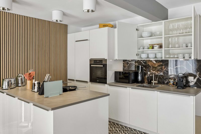 Old Town Penthouse Maisonette – Private Rooftop Waldmannstrasse