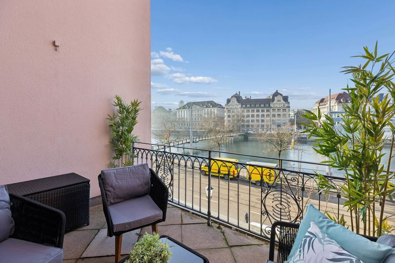 The Jewellery Box Old Town Gem with Waterview Niederdorfstrasse OG2