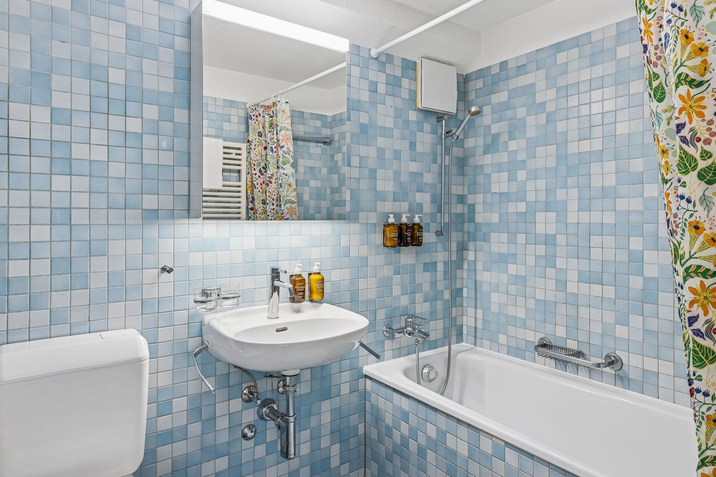 The Jewellery Box Old Town Central Hideaway by the River Niederdorfstrasse OG4