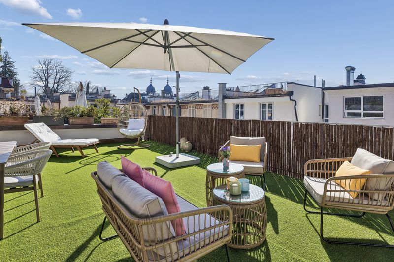 Old Town Penthouse Maisonette – Private Rooftop Waldmannstrasse