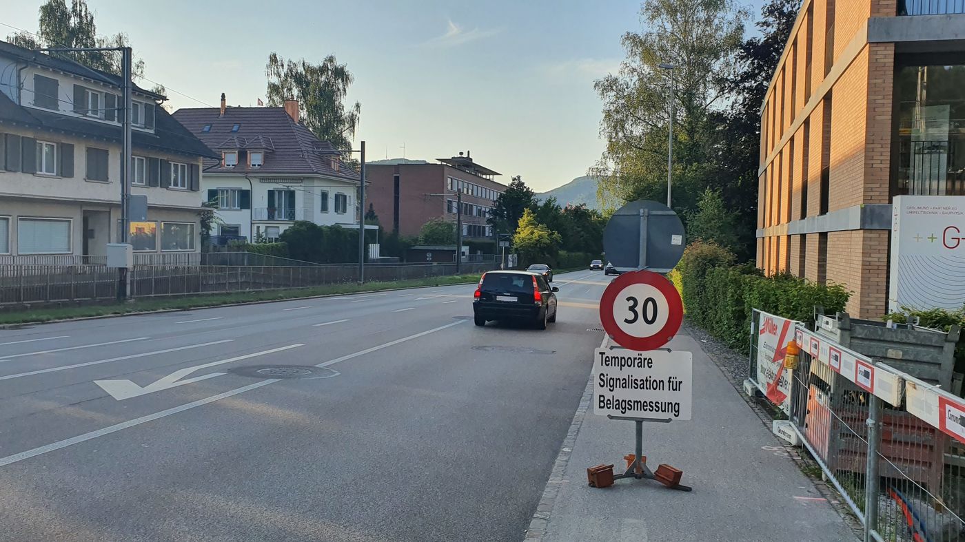 Starke Lärmminderung durch die Kombination von lärmarmen Belägen und Temporeduktionen