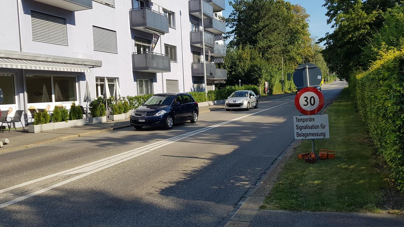 Starke Lärmminderung durch die Kombination von lärmarmen Belägen und Temporeduktionen