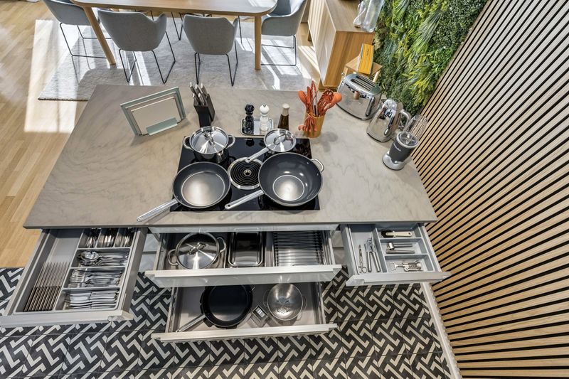 Old Town Penthouse Maisonette – Private Rooftop Waldmannstrasse