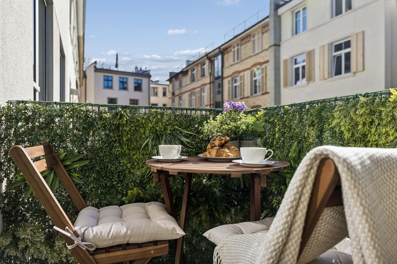 Old Town Penthouse Maisonette – Private Rooftop Waldmannstrasse