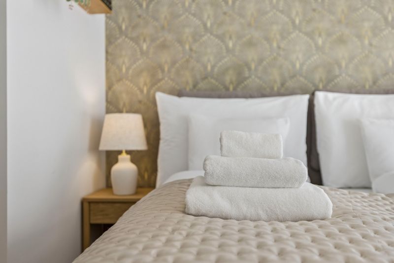 Old Town Penthouse Maisonette – Private Rooftop Waldmannstrasse