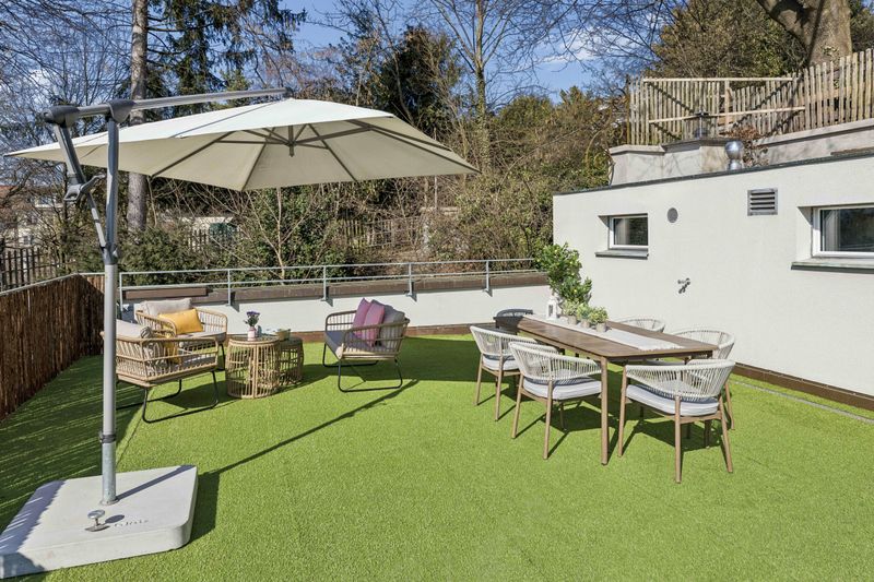 Old Town Penthouse Maisonette – Private Rooftop Waldmannstrasse