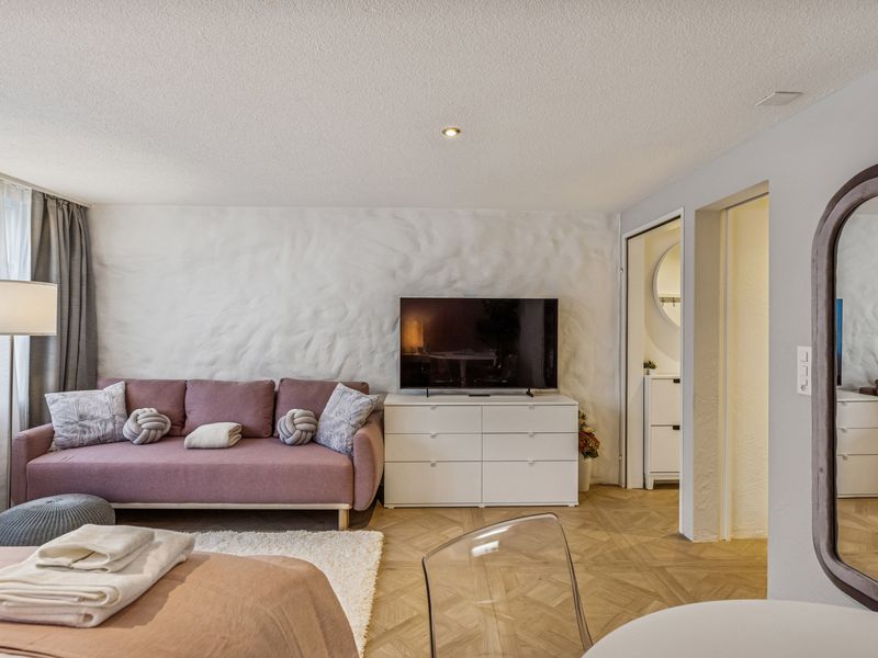 The Jewellery Box Old Town Central Hideaway by the River Niederdorfstrasse OG4