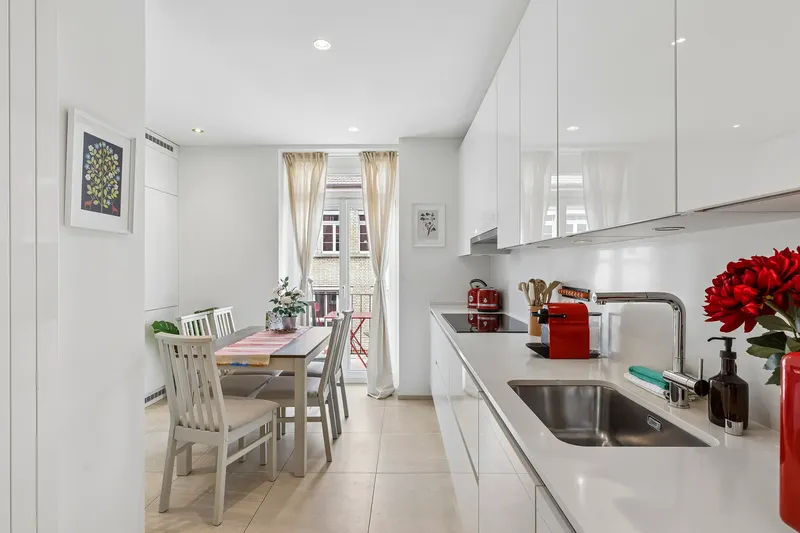 Spacious Apartment – Balcony & Great Location Bäckerstrasse
