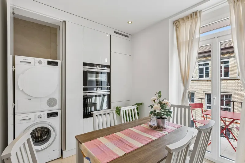 Spacious Apartment – Balcony & Great Location Bäckerstrasse