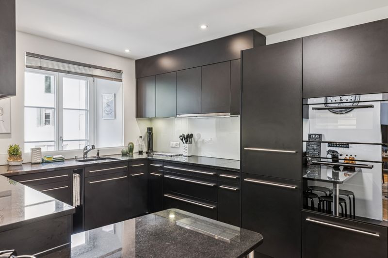 The Grossmünster Residence Zwingliplatz 3