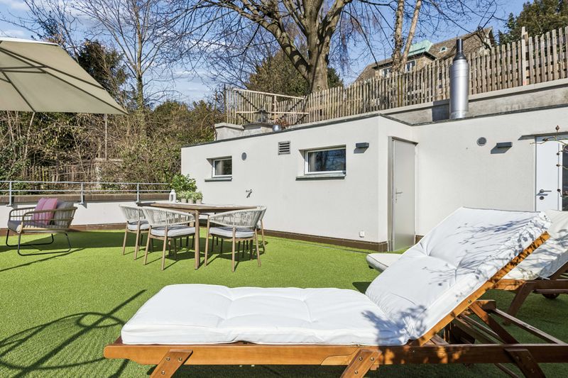 Old Town Penthouse Maisonette – Private Rooftop Waldmannstrasse