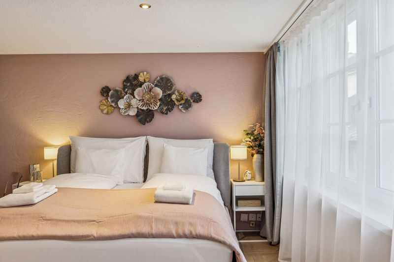 The Jewellery Box Old Town Central Hideaway by the River Niederdorfstrasse OG4