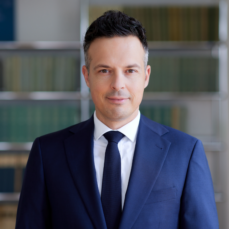 Dr. iur. Kenad Melunovic
