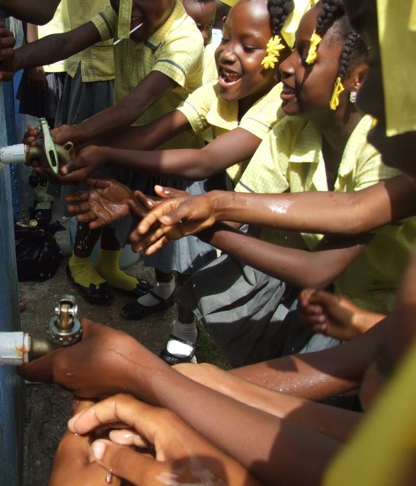 Sauberes Wasser für Schulen in Haiti